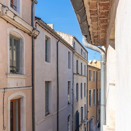 Au Coeur De L'Effervescence Terracotta - Une Nuit A Nîmes Eksteriør bilde